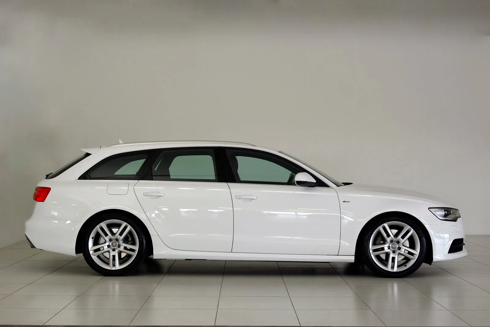 Una vera prova su strada della Audi A6 Avant 3.0 tdi V6 con trazione integrale quattro da 245cv
